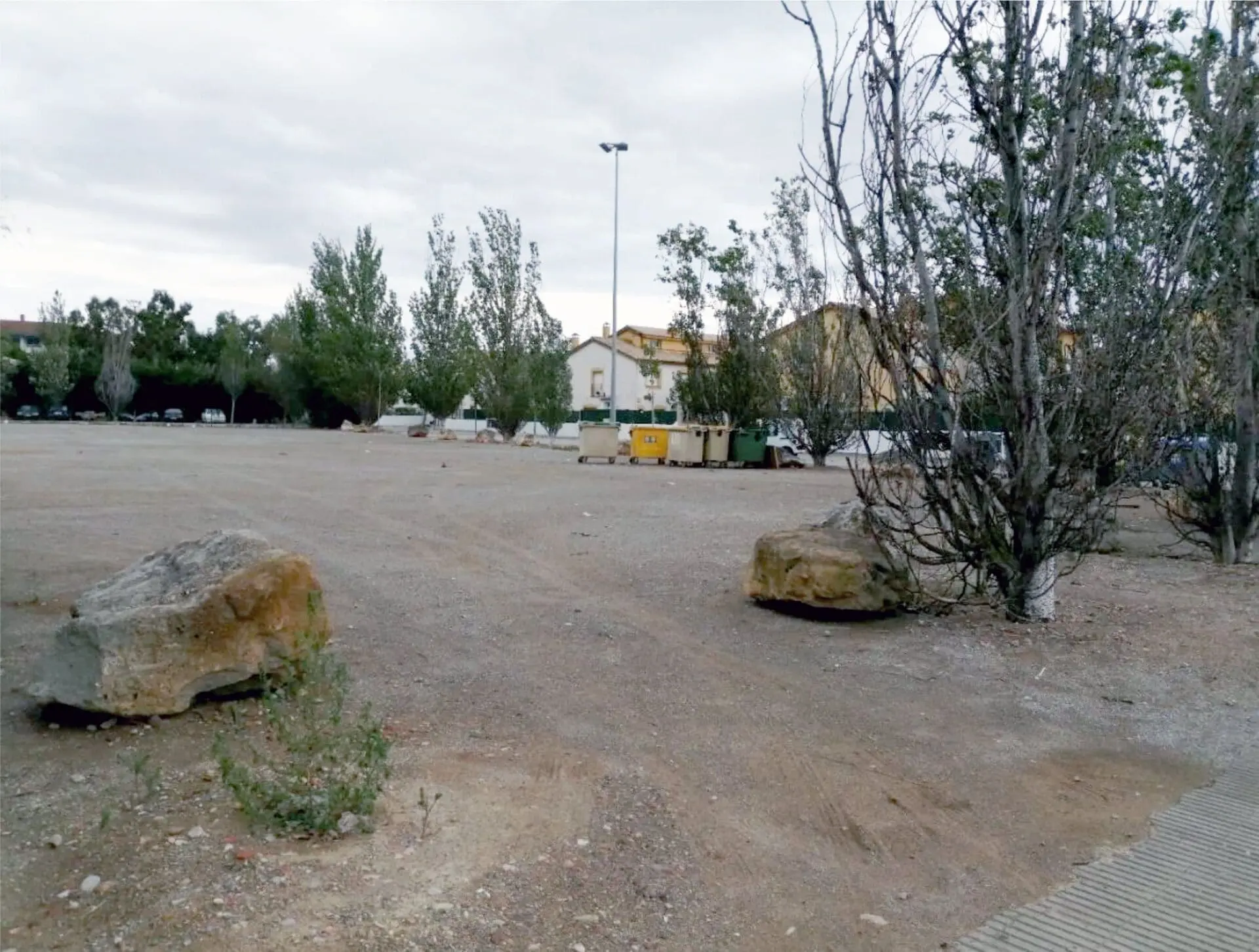 Descampat on s'ubicarà l'aparcament