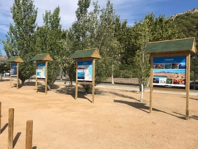 Plaques of the new welcome area and deterrent parking in L'Estartit