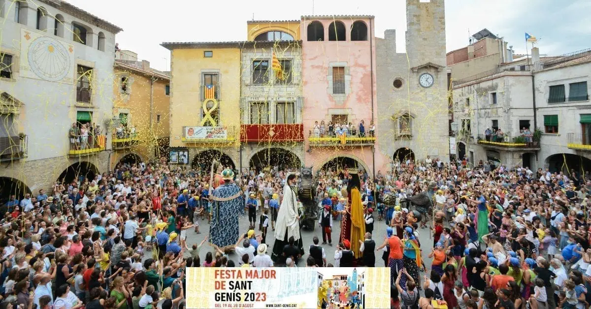 Els Gegants a la Plaça de la Vila de Torroella de Montgrí (Foto: Fidel Torrent / Ajuntament de Torroella de Montgrí)